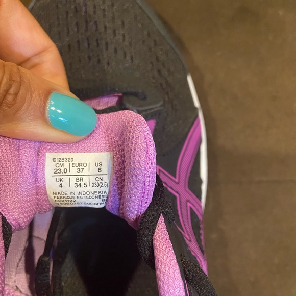 BNWTs in box ASICS - Picture 9 of 11